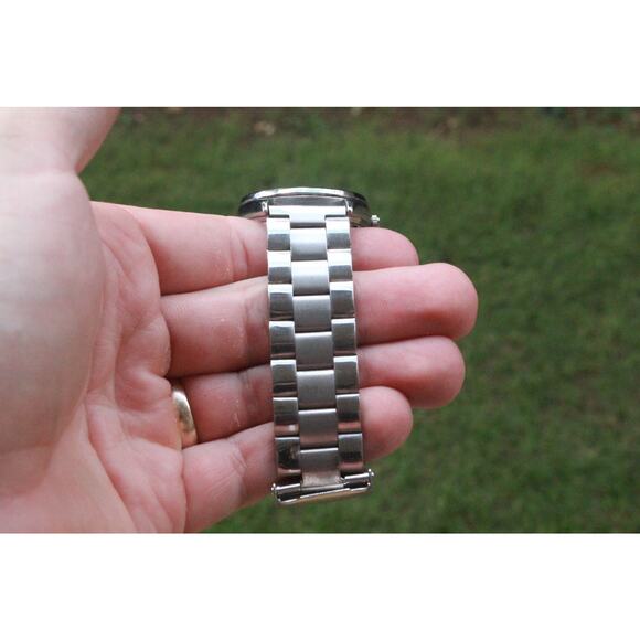 Vintage 1973 Seiko Automatic Mens Silver Watch W/daydate & Black accents - Picture 5 of 8